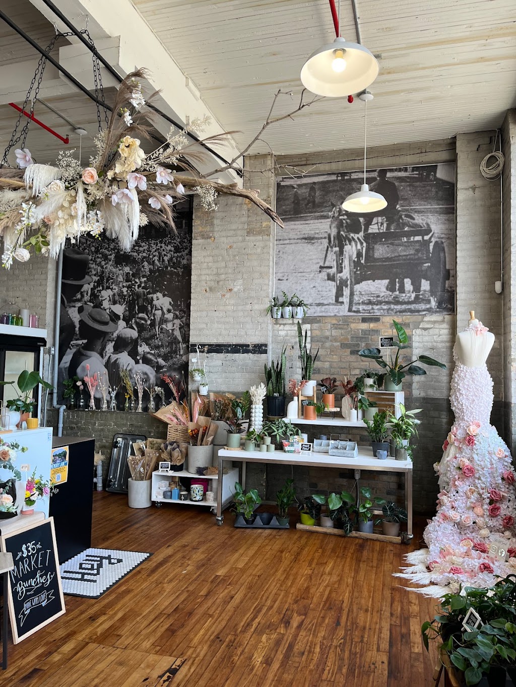The Paris Wincey Mills Co. | 31 Mechanic St, Paris, ON N3L 1K1, Canada | Phone: (519) 442-4447
