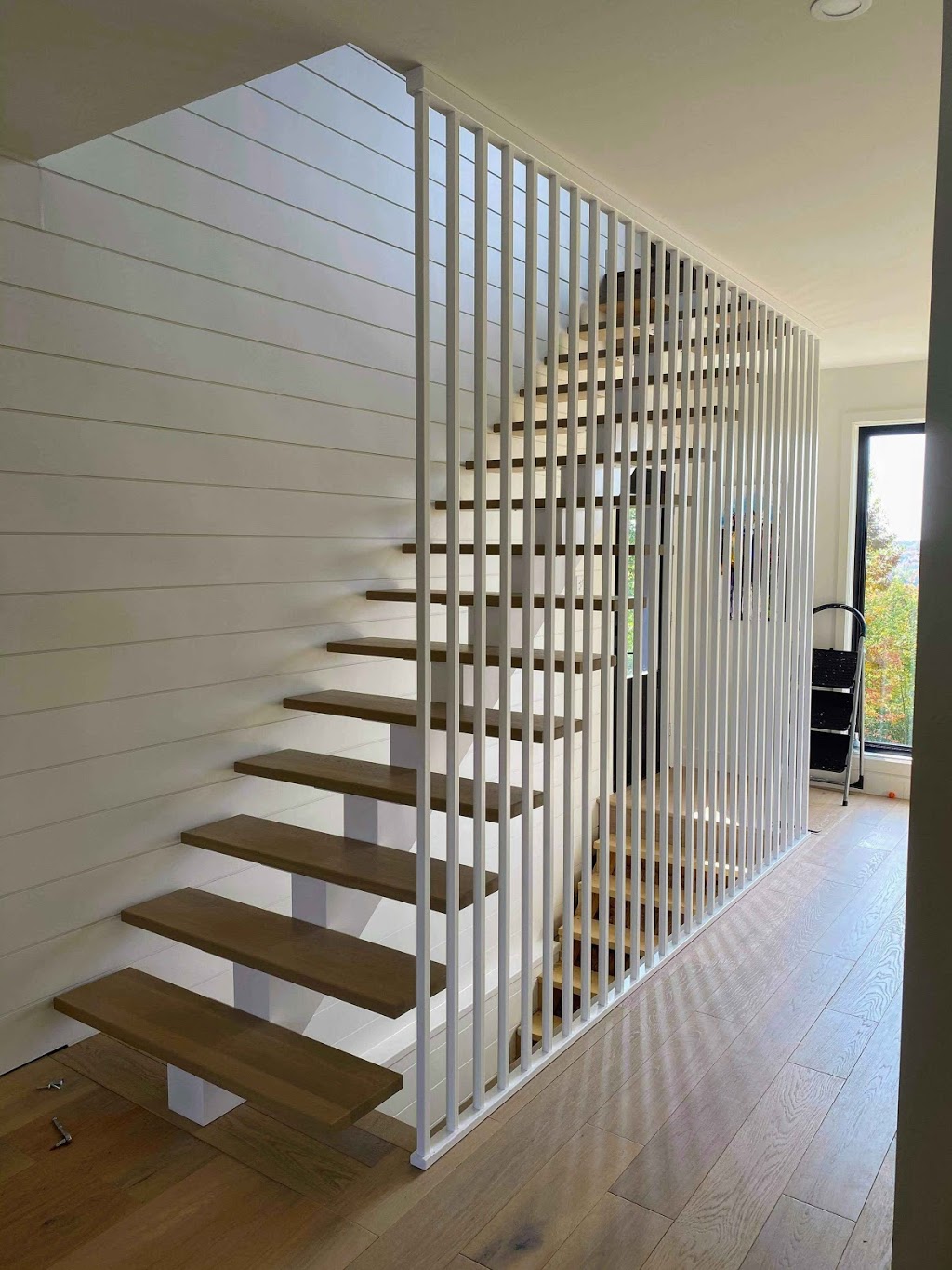Escaliers Novo Step - Escalier dintérieur Rive-Sud, Montérégie | 6270 Boulevard Chevrier bureau 306, Brossard, QC J4Z 0M1, Canada | Phone: (450) 775-0751