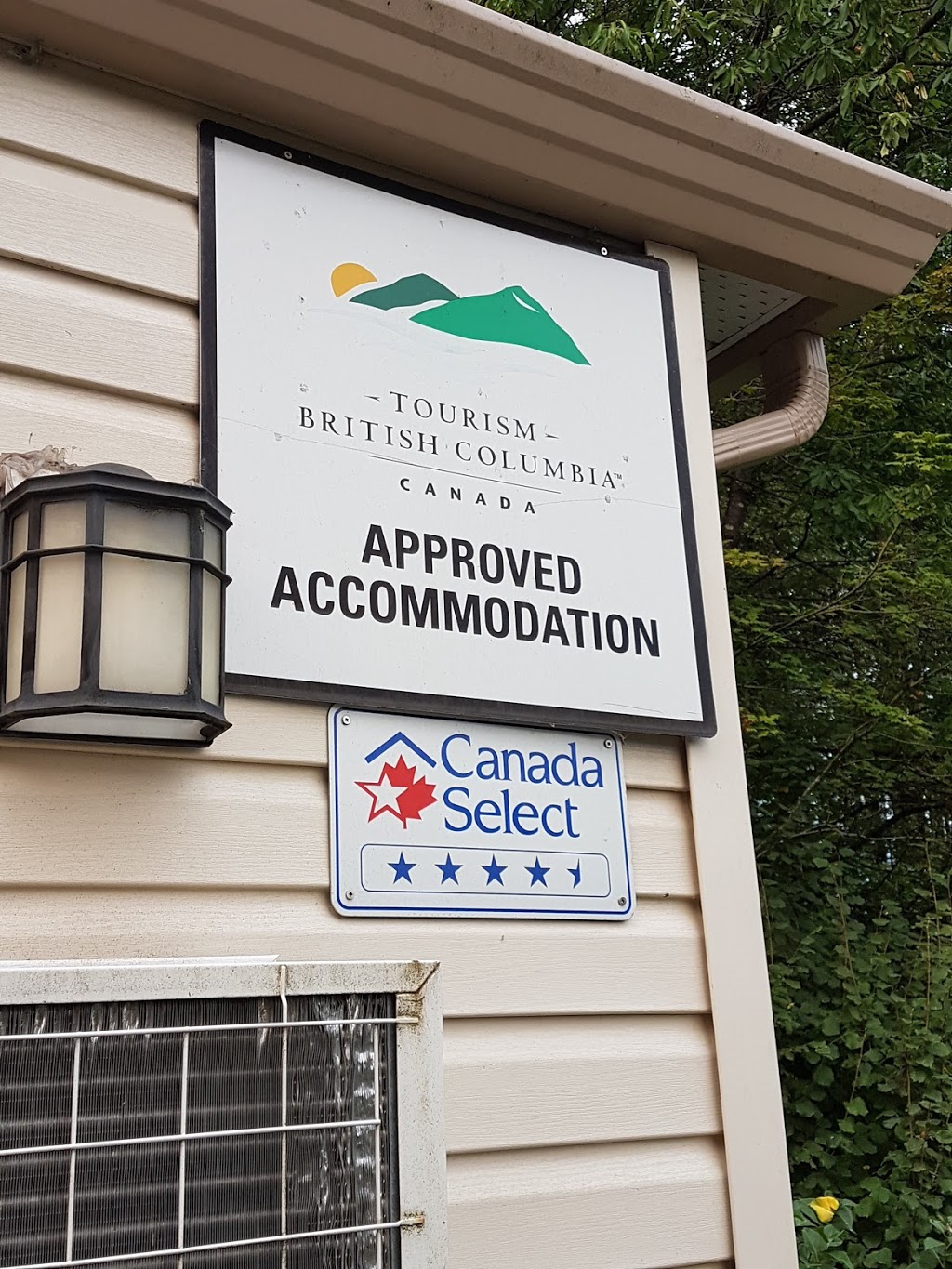 Evergreen Bed & Breakfast | 1208 Ryder St, Hope, BC V0X 1L4, Canada | Phone: (604) 869-9918