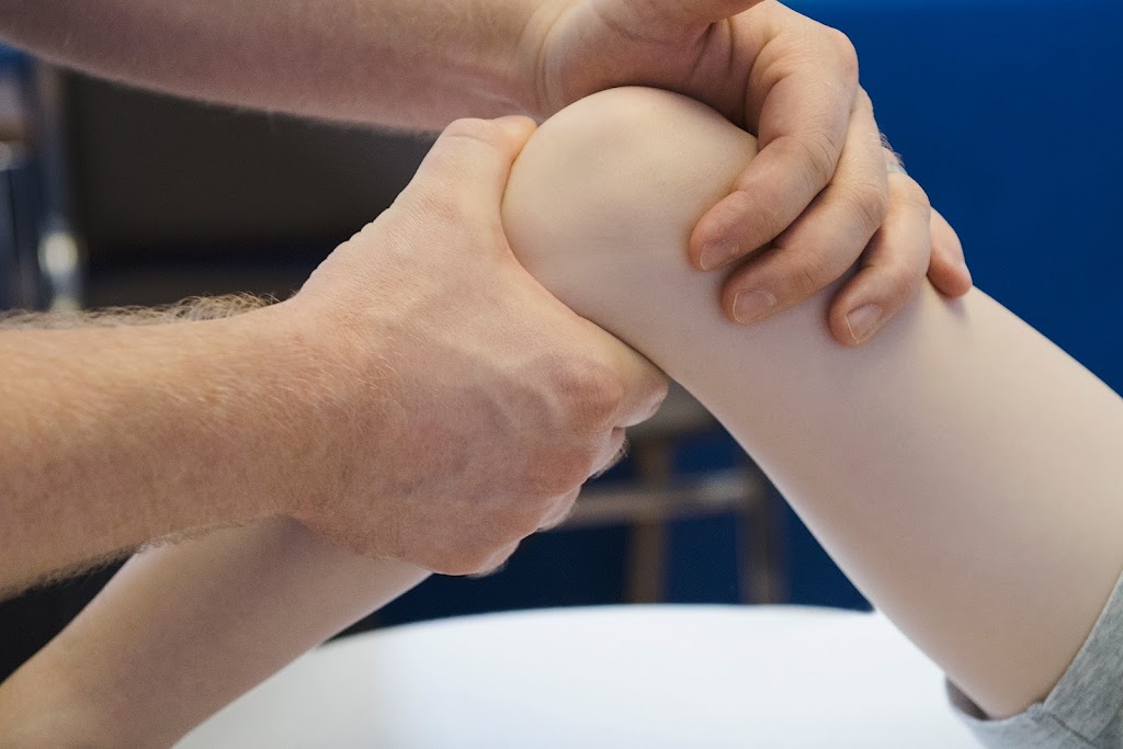 Clinique dOstéopathie Yan Rosa - Ostéo Sainte-Rose | 233 Bd Sainte-Rose, Laval, QC H7L 1L7, Canada | Phone: (514) 686-4222