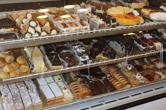Cosenza Bakery | bakery | 471 Jevlan Dr, Woodbridge, ON L4L 8A1, Canada | 9058503240 OR +1 905-850-3240