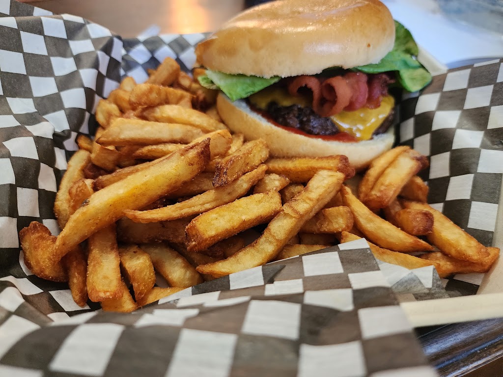 Double Decker Sundridge | 10397 Hwy 124, Sundridge, ON P0A 1Z0, Canada | Phone: (705) 384-9999