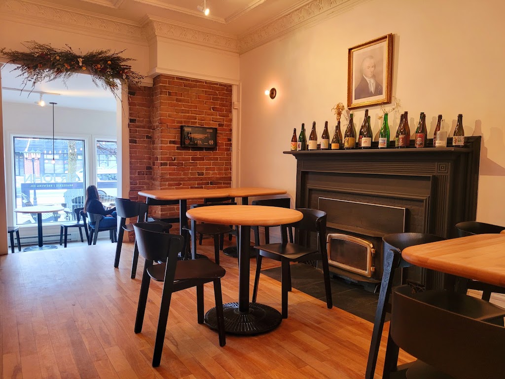 Sir John Brewing co. | 455 Rue Principale, Lachute, QC J8H 1Y4, Canada | Phone: (450) 409-1618