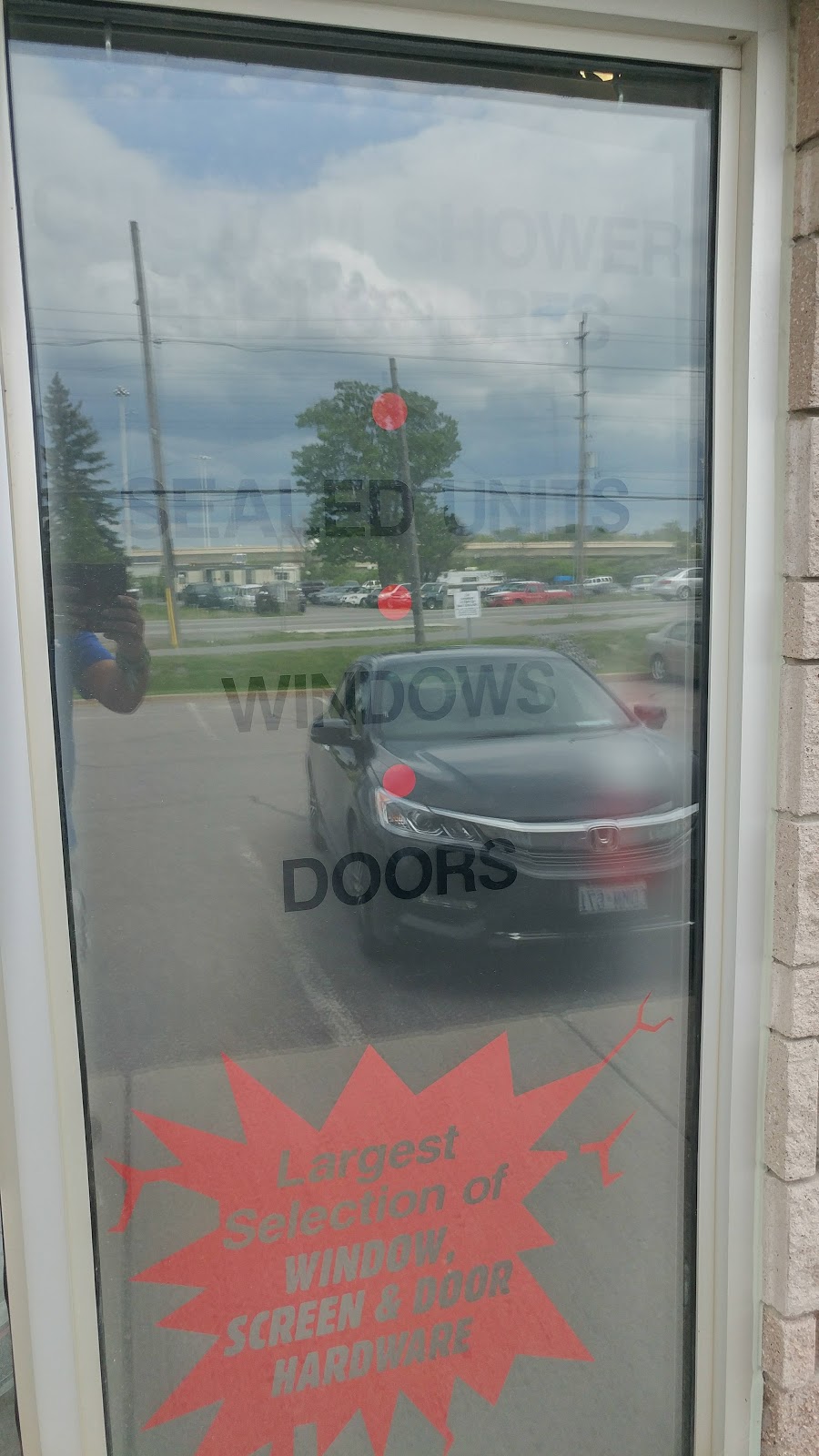 M & T Glass | 1551 Michael St, Ottawa, ON K1B 3T4, Canada | Phone: (613) 745-7158