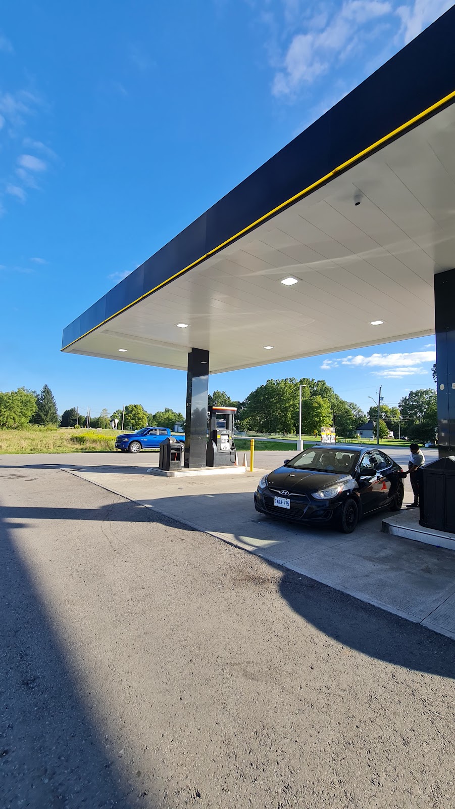 Bear Creek Express Gas | 583 Melbourne Rd, Melbourne, ON N0L 1T0, Canada | Phone: (519) 289-5900