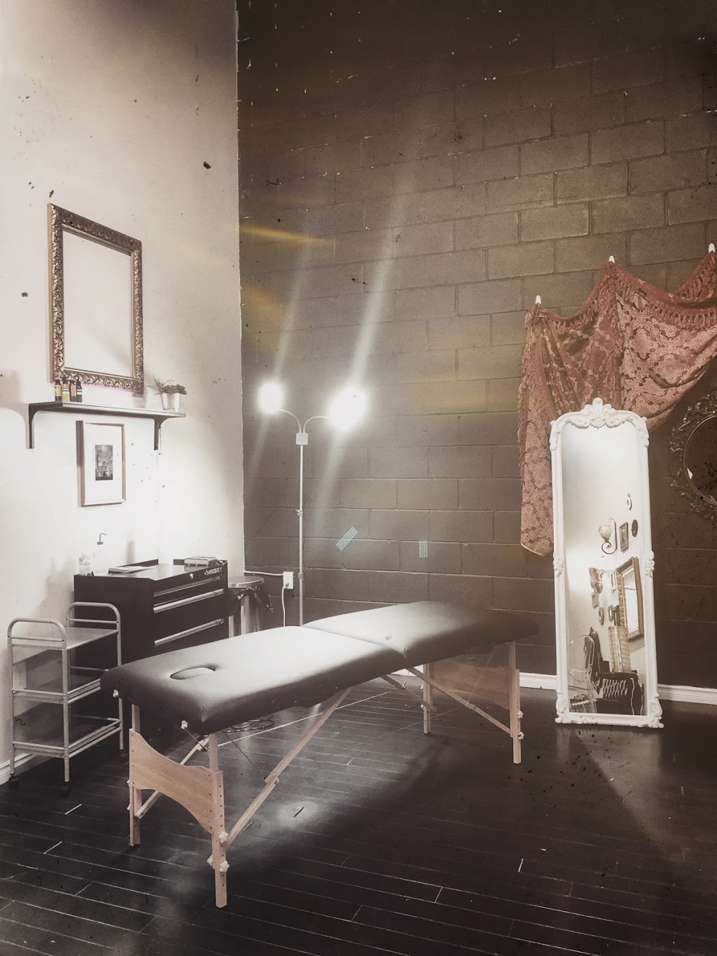 Odalisque Studios | 146 Thirtieth St, Etobicoke, ON M8W 1S9, Canada | Phone: (647) 952-8092