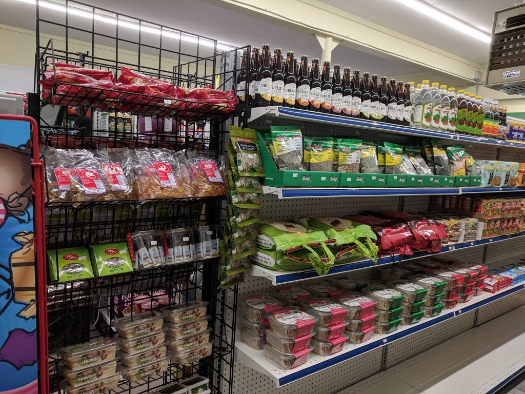 Lakeside Market Cultus Lake | 3776 Columbia Valley Rd, Cultus Lake, BC V2R 5A3, Canada | Phone: (604) 464-9433