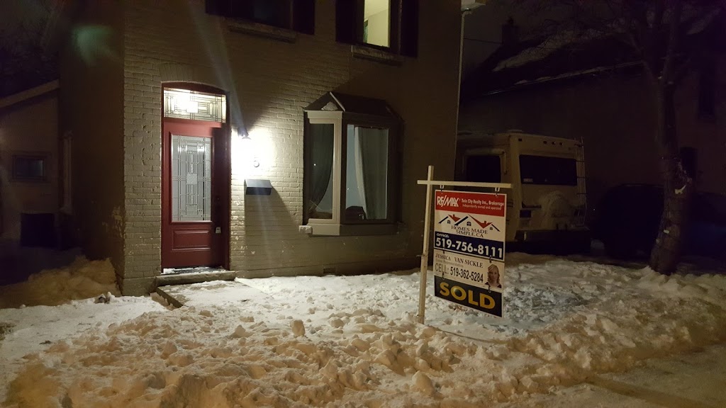 Re/Max with Jessica & Darryl Van Sickle | 515 Park Rd N, Brantford, ON N3R 7K8, Canada | Phone: (519) 802-8419