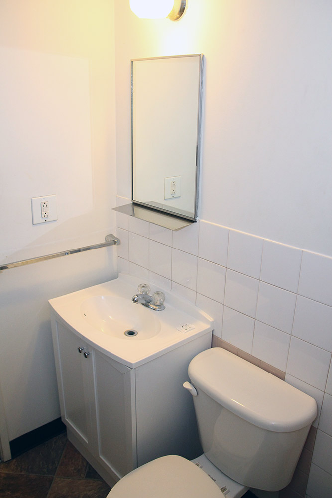 Capones Hideaway Motel | 1 Main St N, Moose Jaw, SK S6H 0V8, Canada | Phone: (306) 692-6422