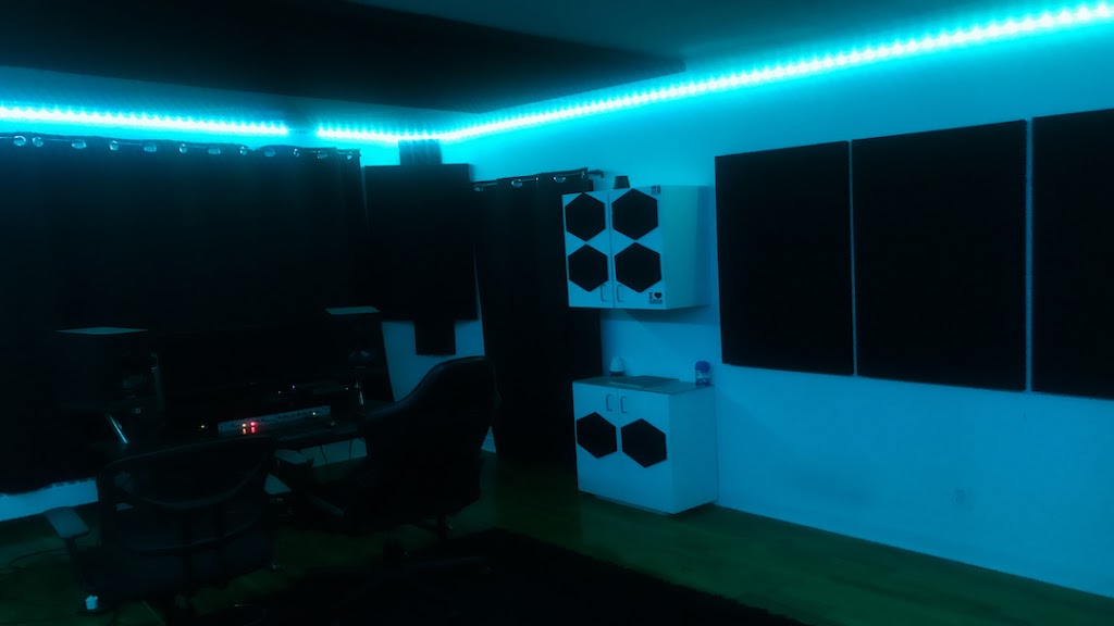 AKELA MUSIC | 10385 Boul. Saint-Laurent, Montréal, QC H3L 2P1, Canada | Phone: (438) 530-1259
