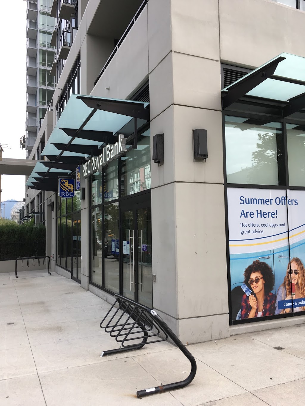 RBC Royal Bank | 1798 Ontario St, Vancouver, BC V5T 0G2, Canada | Phone: (604) 709-0136