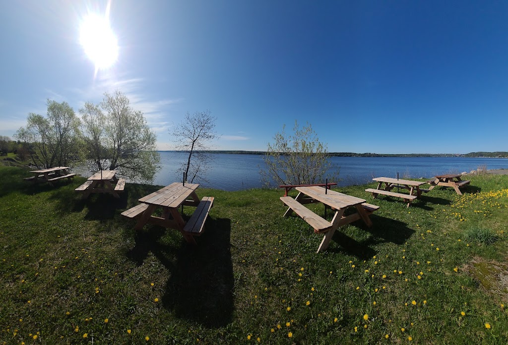 Resto Chez Caro | 281 route tadoussac, QC-172, Saguenay, QC G7H 5A8, Canada | Phone: (418) 973-7272