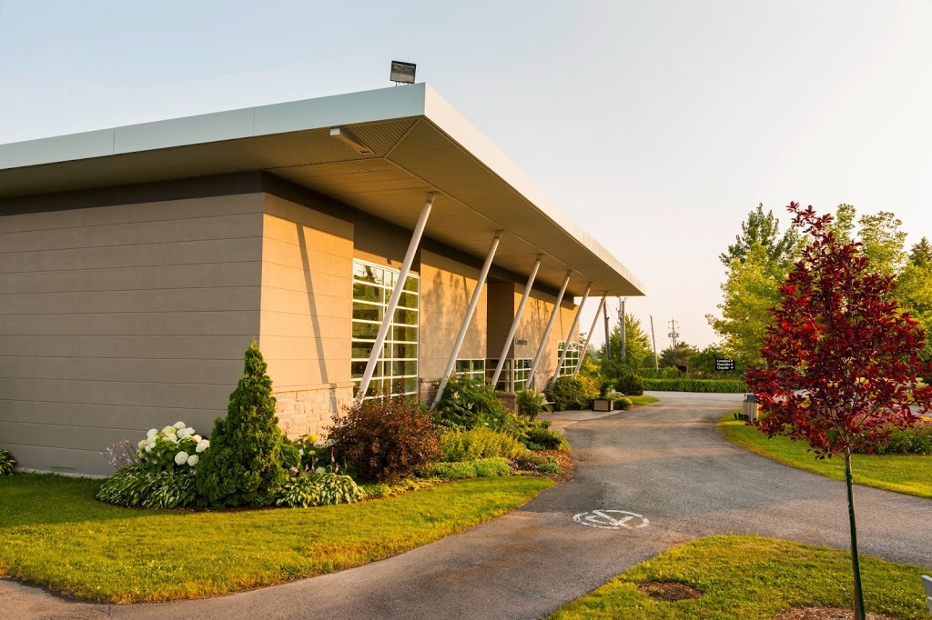 Cimetière Jardin Urgel Bourgie Athos | 2500 Avenue des Perron, Laval, QC H7J 1G5, Canada | Phone: (514) 735-2025