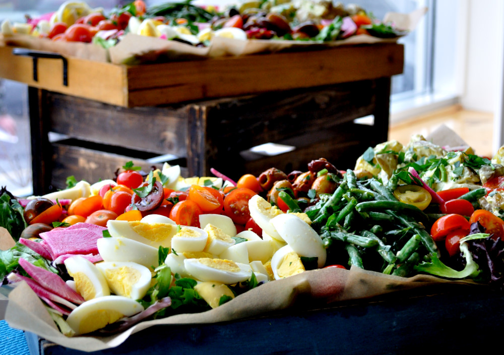 Epicuria Food Shop and Catering | 357 St Laurent Blvd, Ottawa, ON K1K 2Z7, Canada | Phone: (613) 745-7356