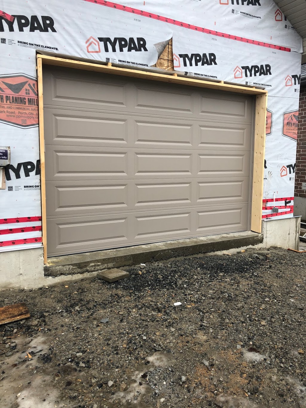 Garage Door Company of Southeastern Ontario | 407 Farnham Rd, Belleville, ON K8N 4Z5, Canada | Phone: (613) 902-1271
