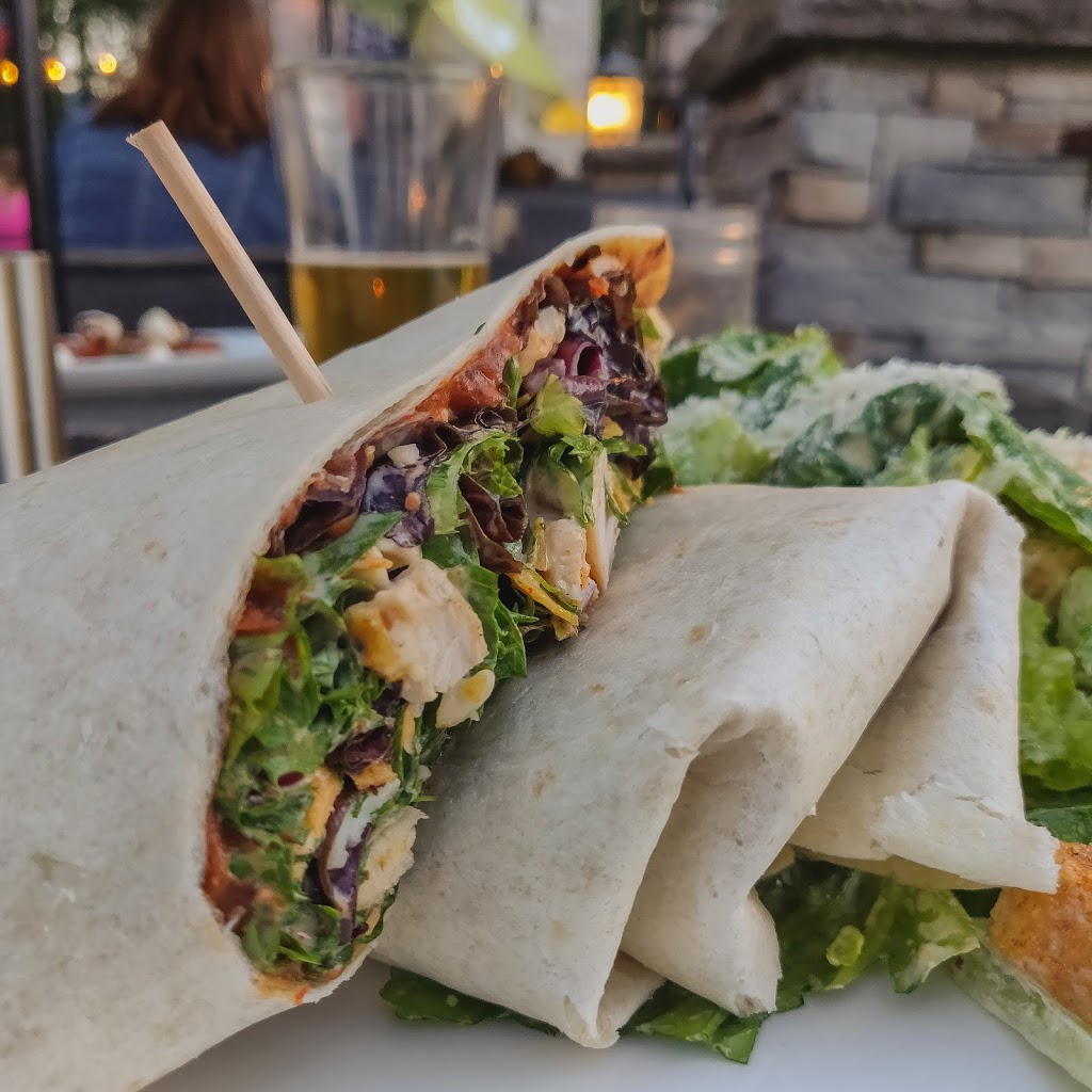 Lakeside Beach Club | 4131 Columbia Valley Rd, Cultus Lake, BC V2R 4Y1, Canada | Phone: (604) 858-3374