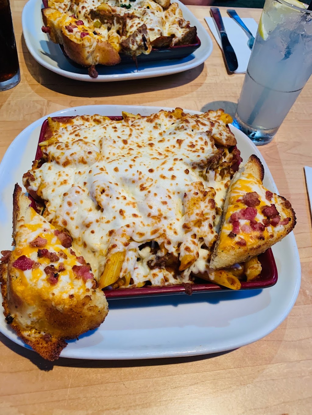Boston Pizza | 161 Bd Saint-Joseph, Drummondville, QC J2C 2A7, Canada | Phone: (819) 475-6222
