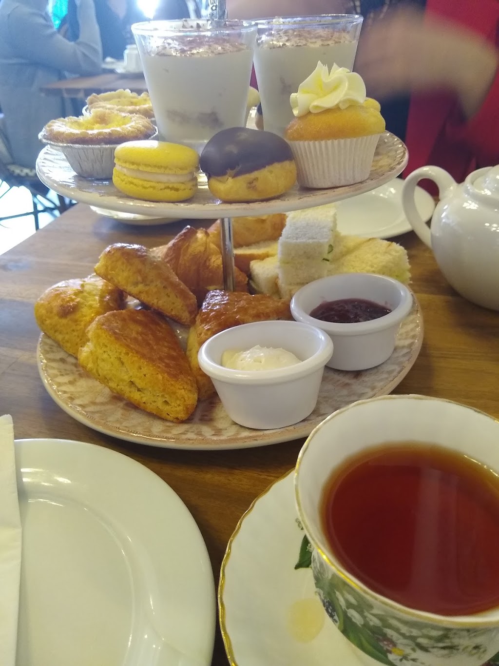 Cakes n Sweets | 2773 Barnet Hwy, Coquitlam, BC V3B 1C2, Canada | Phone: (604) 475-7765