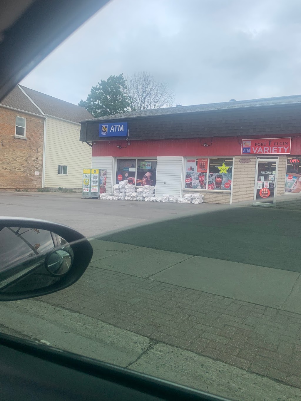 Port Elgin Variety | 736 Goderich St N, Port Elgin, ON N0H 2C0, Canada | Phone: (519) 389-5599