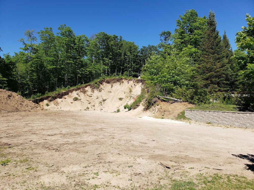 Woodland Park | 47 Sauble Falls Pkwy, Sauble Beach, ON N0H 2G0, Canada | Phone: (519) 422-1161