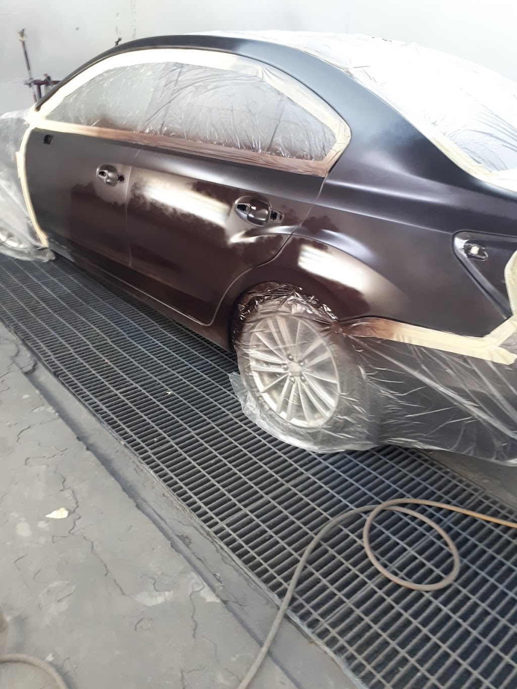 Carrossier ProColor Pierrefonds | 17080 Claude St, Montreal, QC H9J 2M9, Canada | Phone: (514) 626-6177