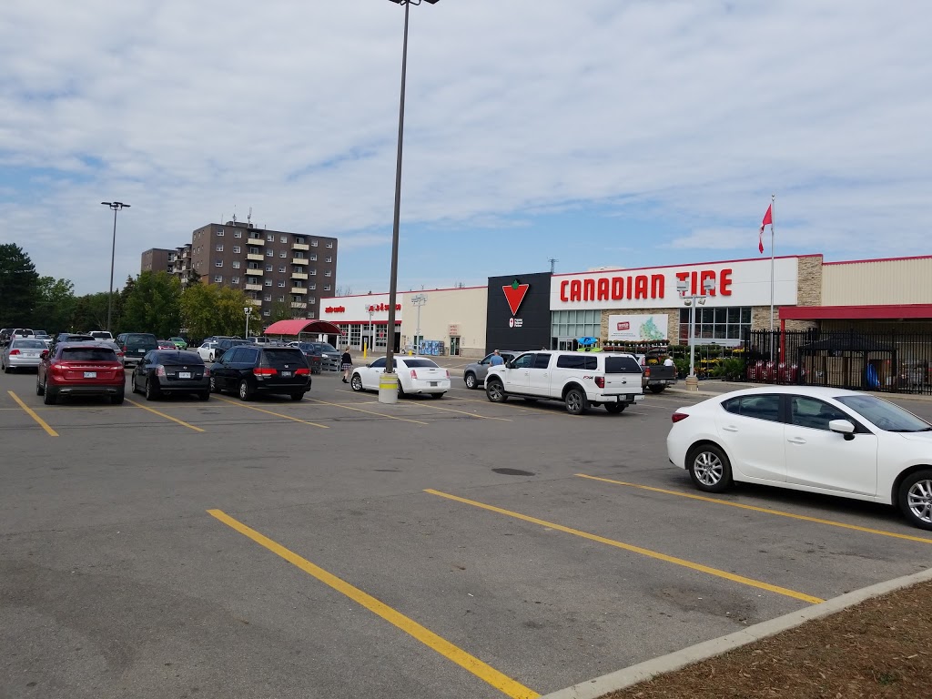 Grimsby Square Shopping Centre | 44 Livingston Ave, Grimsby, ON L3M 1L1, Canada