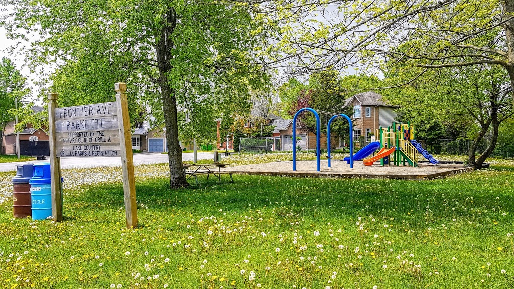 Frontier Ave Parkette | 36 Frontier Ave, Orillia, ON L3V 7S8, Canada