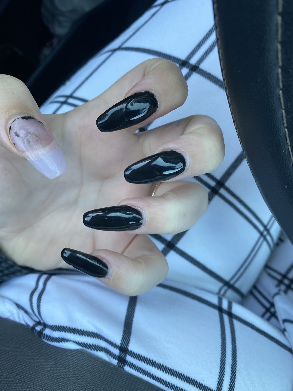 Cali Nails | 6631 Island Hwy N, Nanaimo, BC V9T 4T7, Canada | Phone: (250) 390-7558