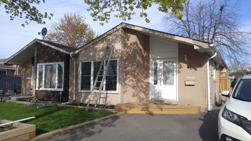 Eavestrough Pros Gutter / Siding Contractor 210 Markland Dr 708