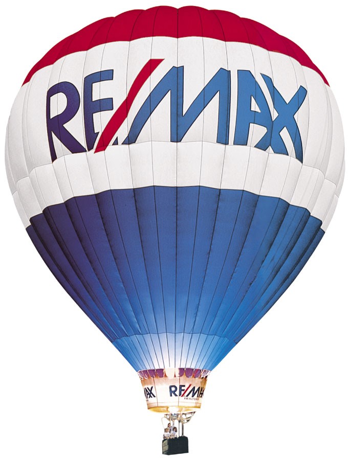 Leah Bach -Personal Real Estate Corporation with Re/Max Performa | 11925 80 Ave, Delta, BC V4C 1Y1, Canada | Phone: (604) 345-5345
