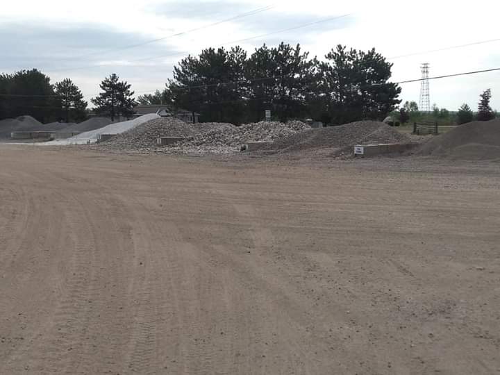Siegel W W Sand & Gravel | 212 Tv Tower Rd, Pembroke, ON K8A 6W6, Canada | Phone: (613) 732-8867