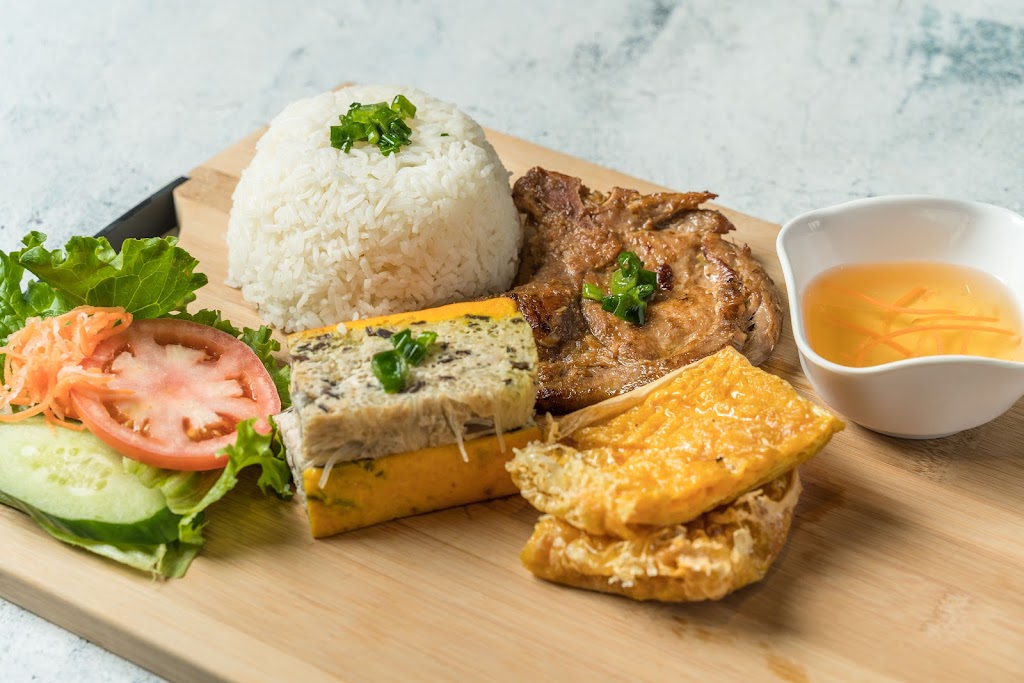 Pho Quinn Bridlewood Mall | 2900 Warden Ave. Unit 107, Scarborough, ON M1W 2S8, Canada | Phone: (647) 350-8819