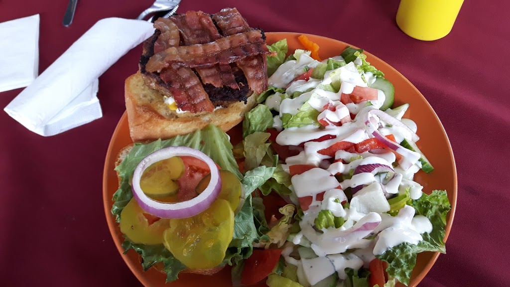 Runways Cafe | 4881 Fountain St N, Breslau, ON N0B 1M0, Canada | Phone: (519) 648-2211