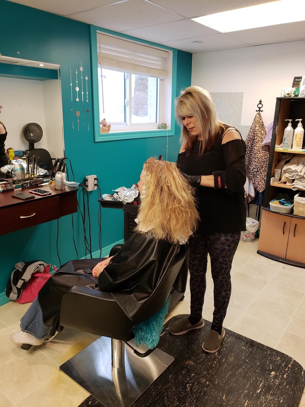 Classic Cuts | 507 6th St A, Hanover, ON N4N 1E9, Canada | Phone: (519) 364-2976