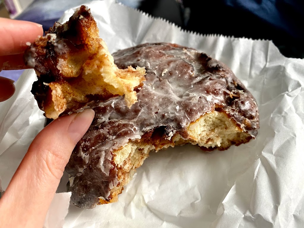 Harry and Heels California Donuts | 832 Dundas St W unit b, Toronto, ON M6J 1V5, Canada | Phone: (416) 792-3473