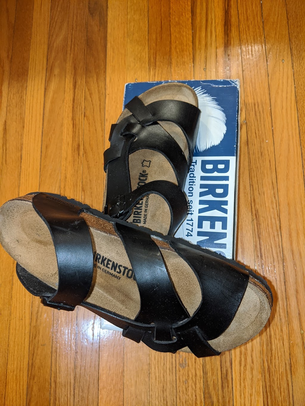 Thanasis Shoe Store & Repair Co Ltd | 1681 Bath Rd, Kingston, ON K7M 4X2, Canada | Phone: (613) 389-5984