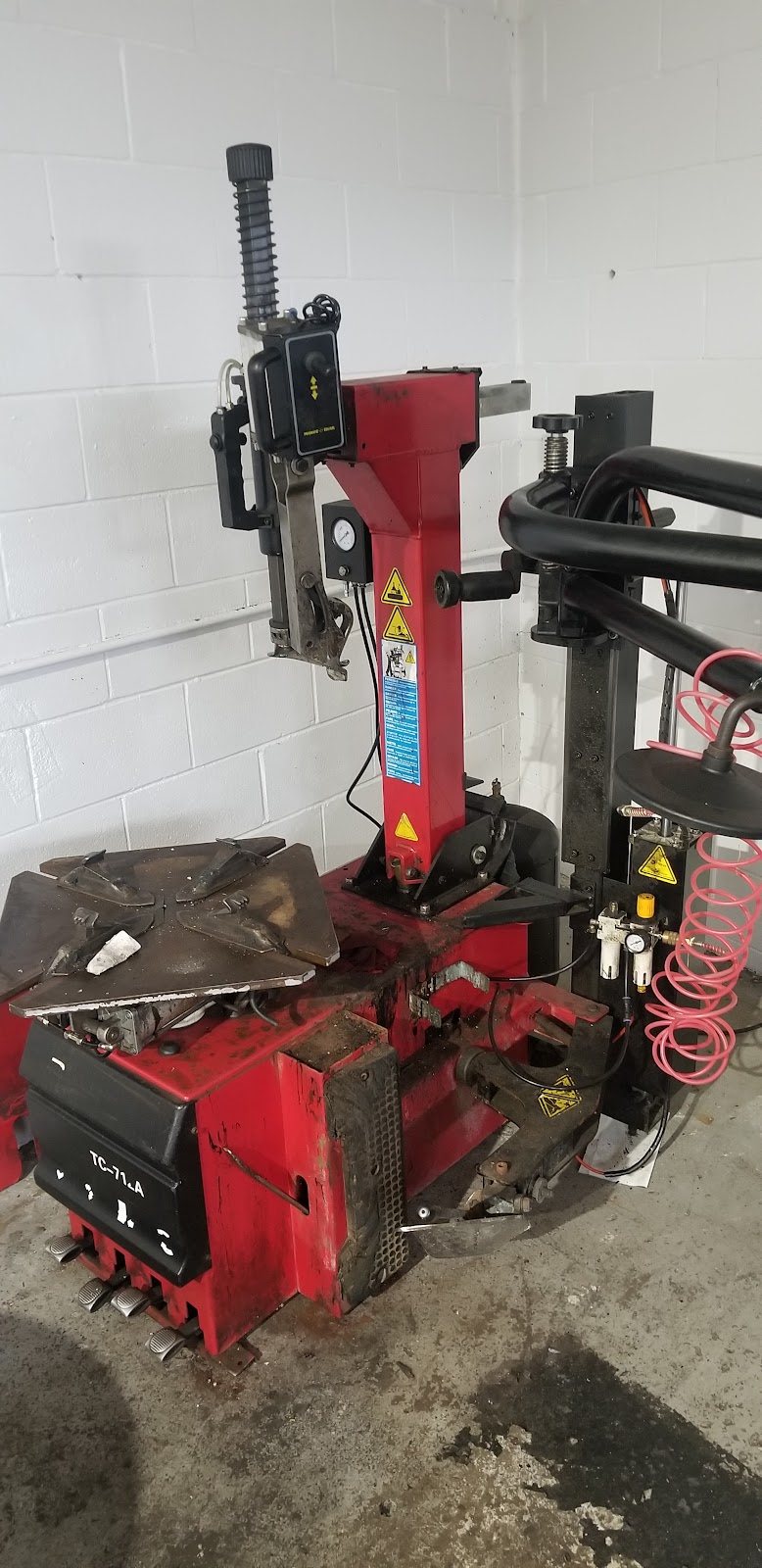 Grease Monkey Works inc | 484 Dundas St N, Cambridge, ON N1R 5R7, Canada | Phone: (548) 288-4130