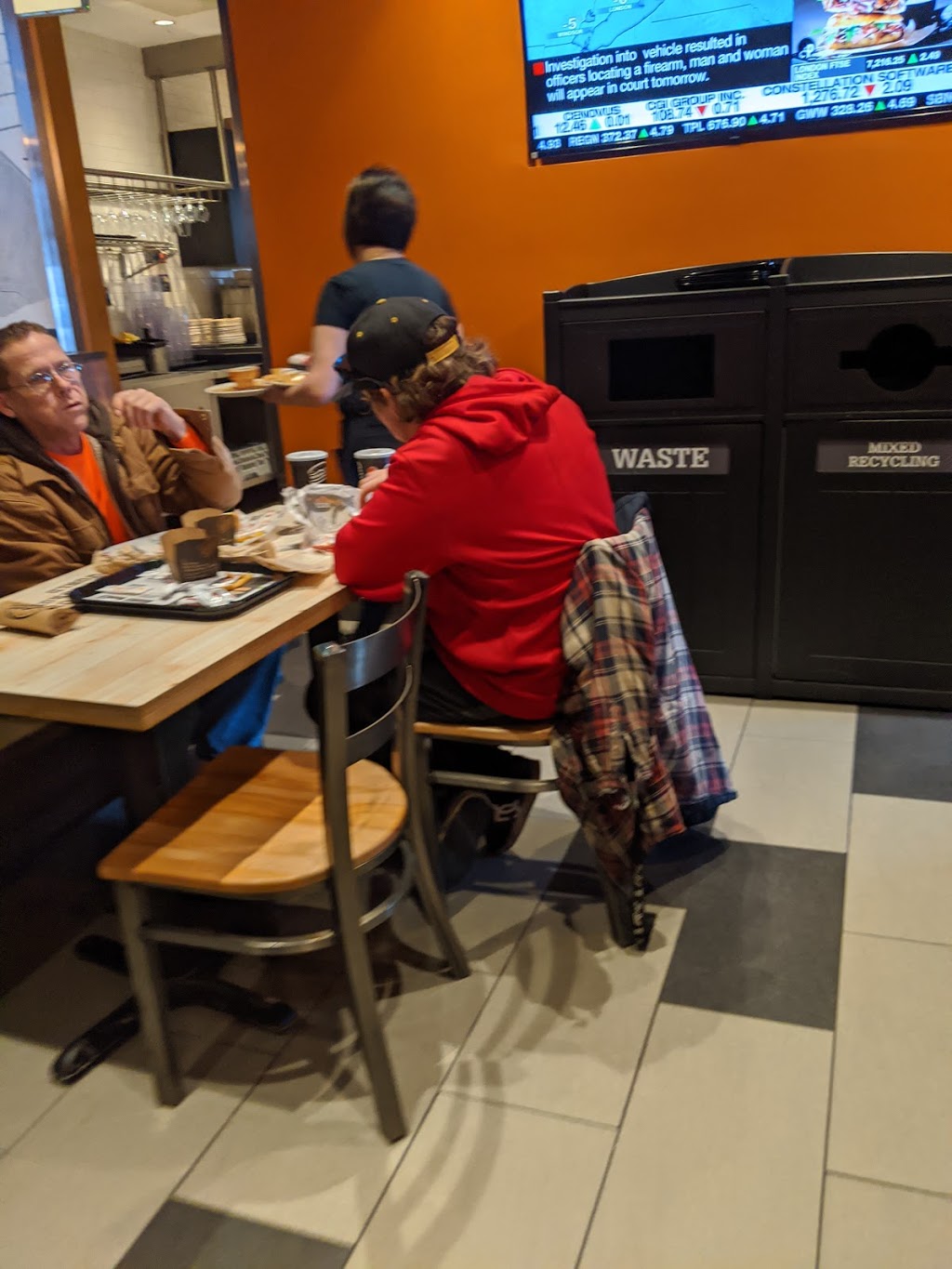 Harveys | 217 Cross Ave, Oakville, ON L6J 2W9, Canada | Phone: (905) 844-9170