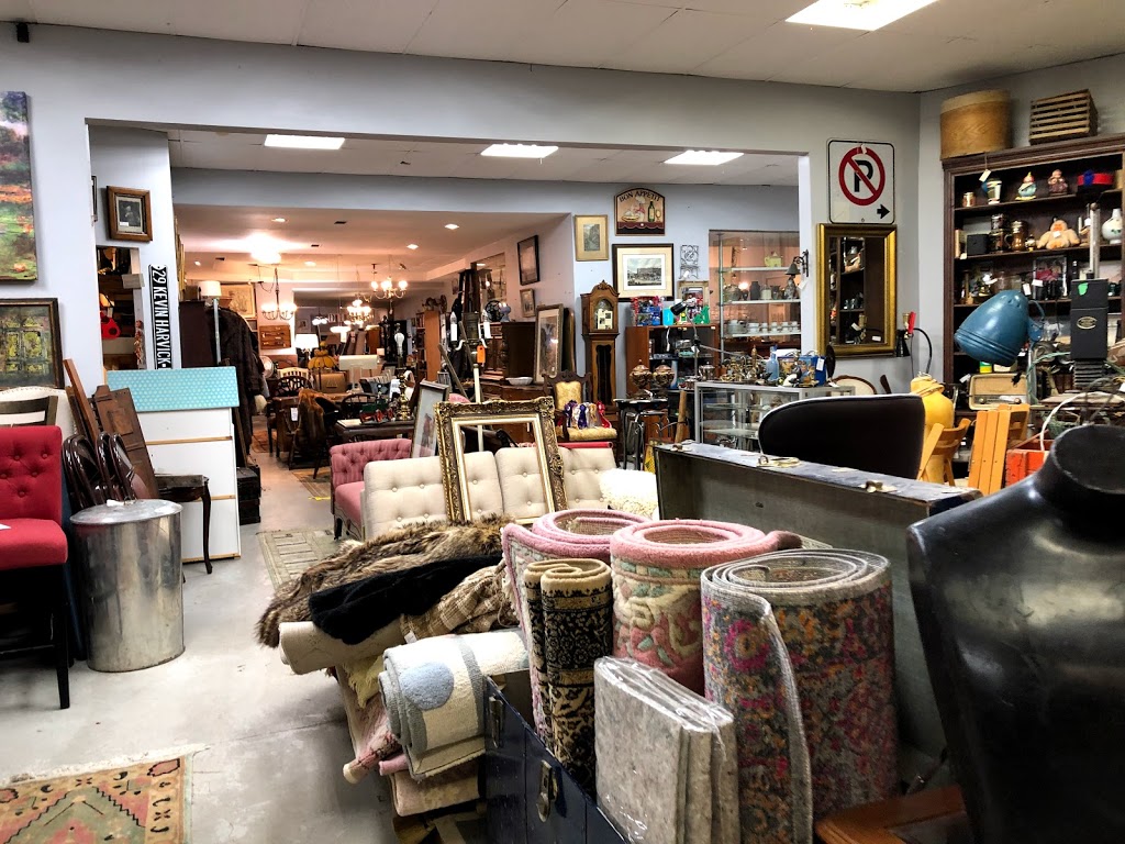 Cobbletog Antique Market | 380 Exeter Rd, London, ON N6E 2Z4, Canada | Phone: (519) 860-7119