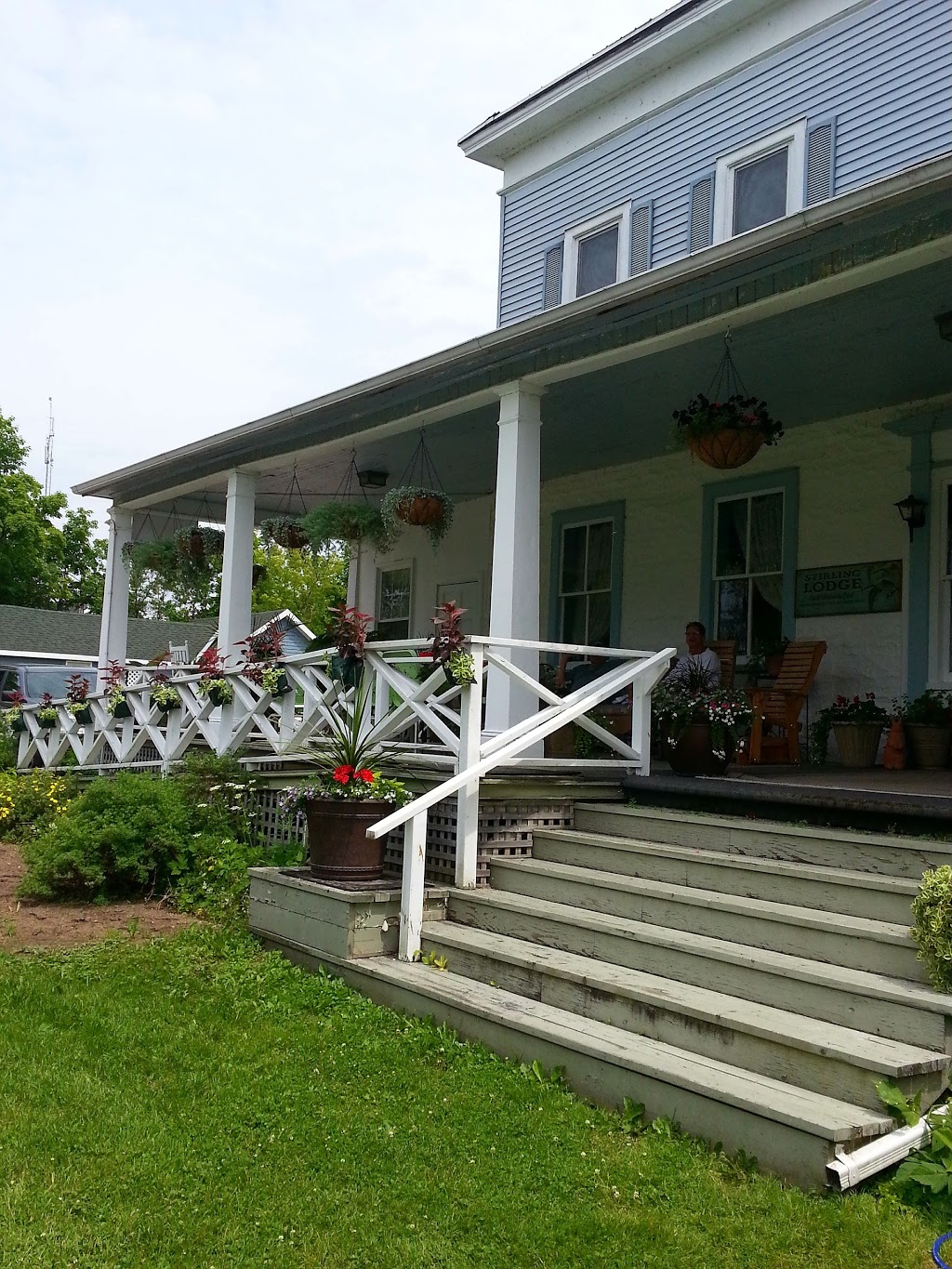 Stirling Lodge | 2 Drummond St, Newboro, ON K0G 1P0, Canada | Phone: (613) 272-2435