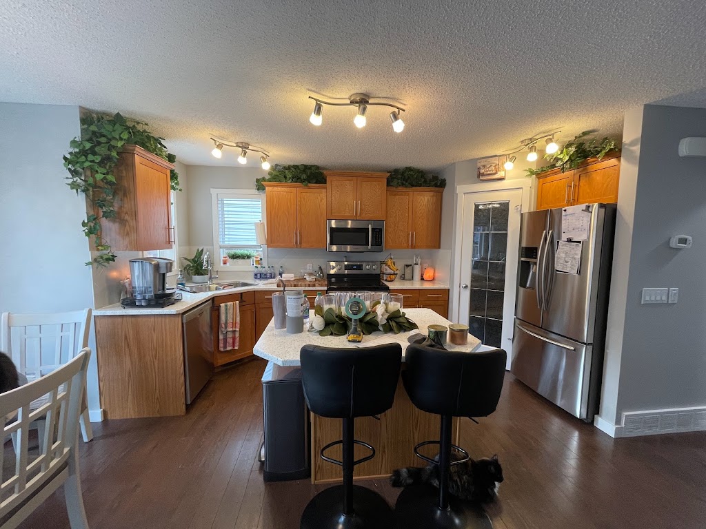 Matt Cabinet Refinishing & Painting Ltd | 221 Carrington Cres NW, Calgary, AB T3P 1R1, Canada | Phone: (250) 261-0052