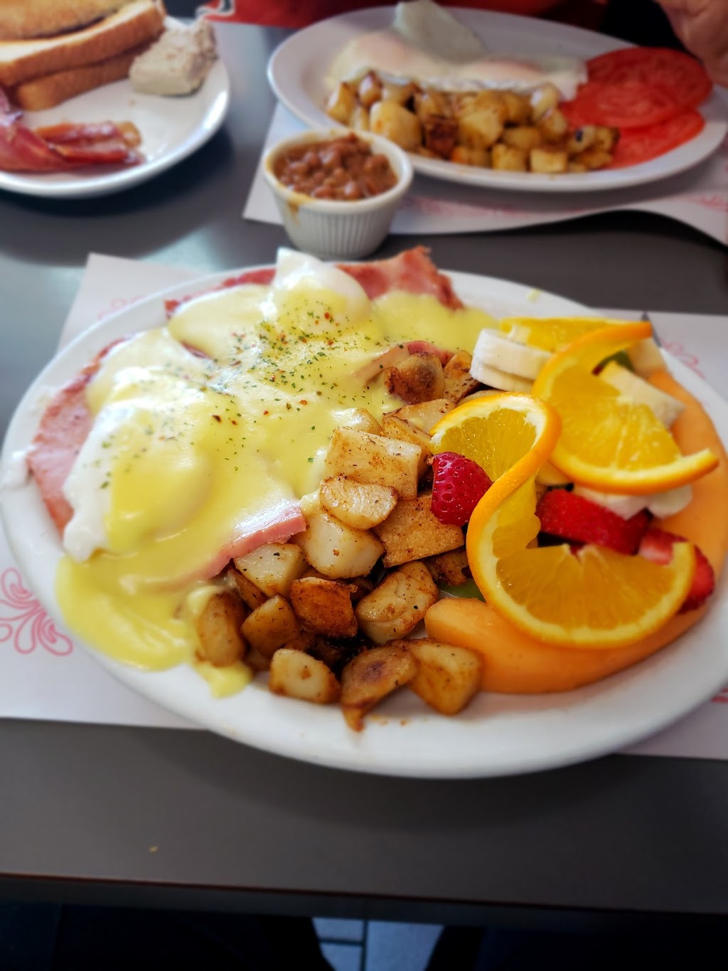 Restaurant Le Meunier | 3550 Chemin Gascon, Terrebonne, QC J6X 4J1, Canada | Phone: (450) 477-7256