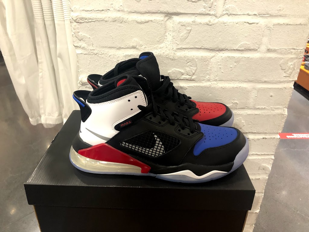 Champs Sports | 5000 Canoe Pass Way, Tsawwassen, BC V4M 0B3, Canada | Phone: (604) 948-0525