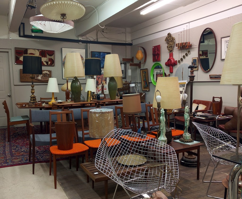 Antique Avenue | 329 Ottawa St N, Hamilton, ON L8H 3Z8, Canada | Phone: (905) 547-7168