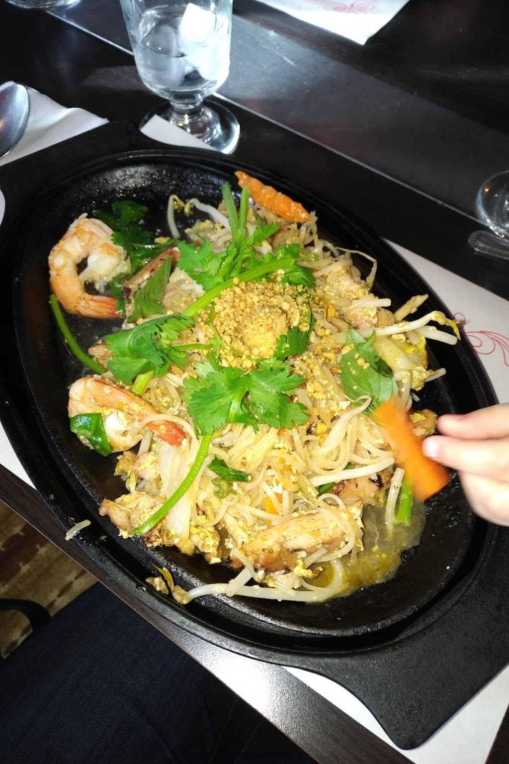 Restaurant Vien Dong | 661 Boulevard des Laurentides, Laval, QC H7G 2V8, Canada | Phone: (450) 629-1661