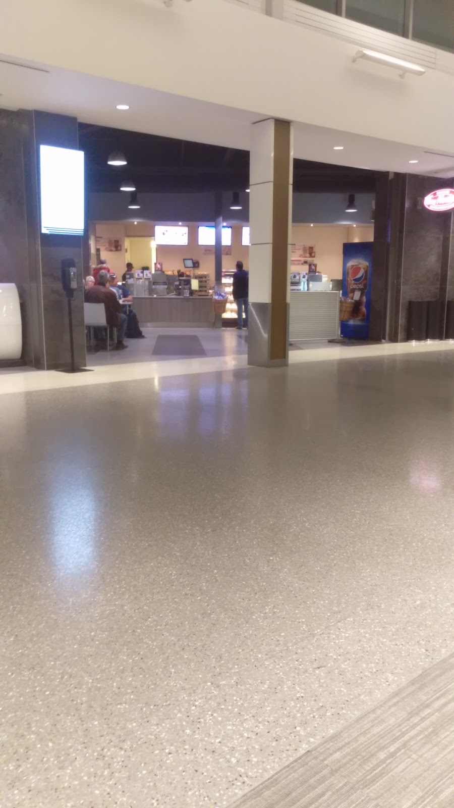 Tim Hortons | 2625 Airport Dr, Saskatoon, SK S7L 7L1, Canada | Phone: (306) 975-1592