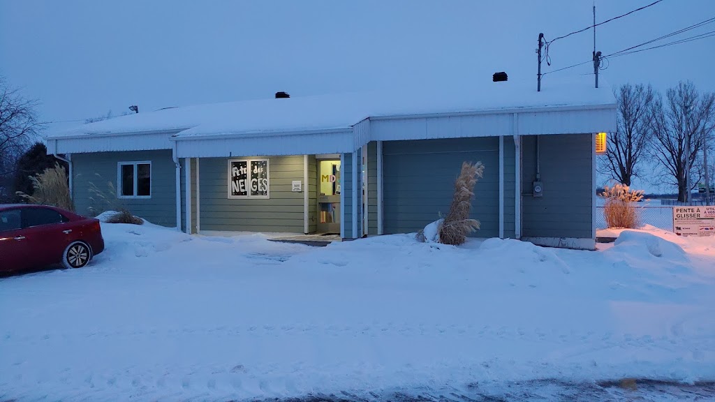 Maison des jeunes de Sainte-Anne-de-Sorel, Le Phare | 748 Chem. du Chenal-du-Moine, Sainte-Anne-de-Sorel, QC J3P 5N3, Canada | Phone: (450) 742-1758