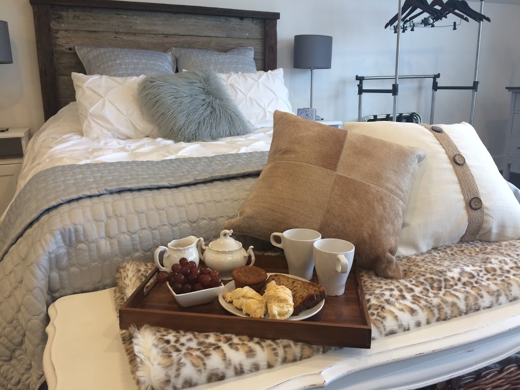The Old Schoolhouse Inn B&B | 47390 Fairfield Rd, Chilliwack, BC V2P 7Z7, Canada | Phone: (604) 799-3206