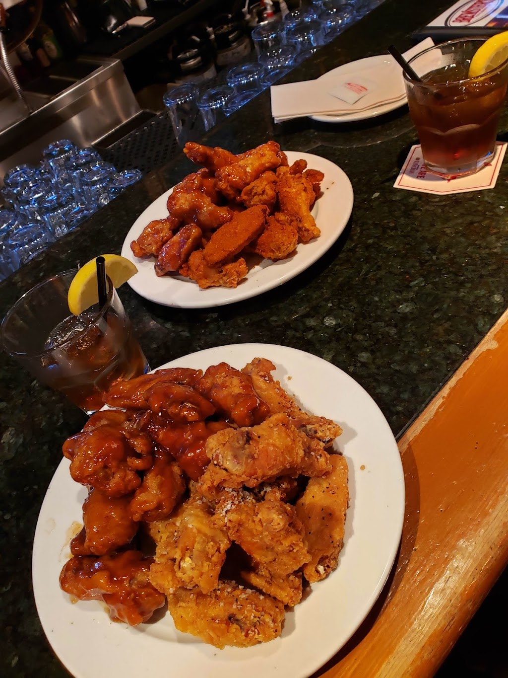 Brewsters Pub & Liquor Store | 7380 King George Blvd #700, Surrey, BC V3W 5A5, Canada | Phone: (604) 598-8100