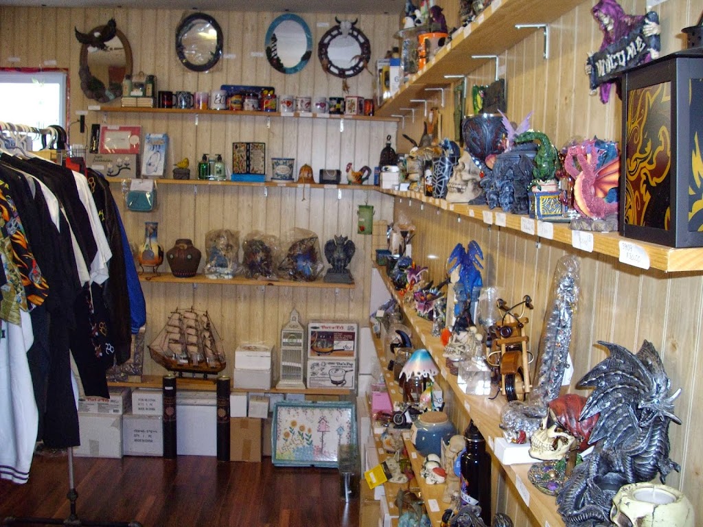 LAWRENCE GS GIFT SHOP | 7655 Nova Scotia Trunk 10, Middleton, NS B0S 1P0, Canada | Phone: (902) 825-3829